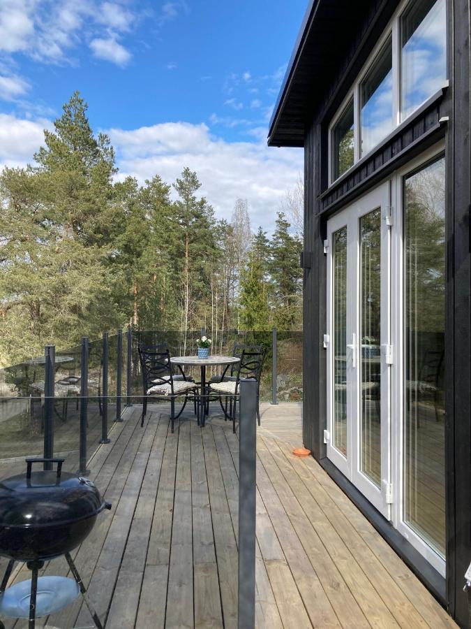 Cabin In The Woods, Close To Lake Maelaren Эскильстуна Экстерьер фото
